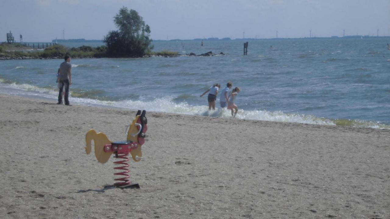 Vakantiepark T Urkerbos - Blokhutje Luaran gambar