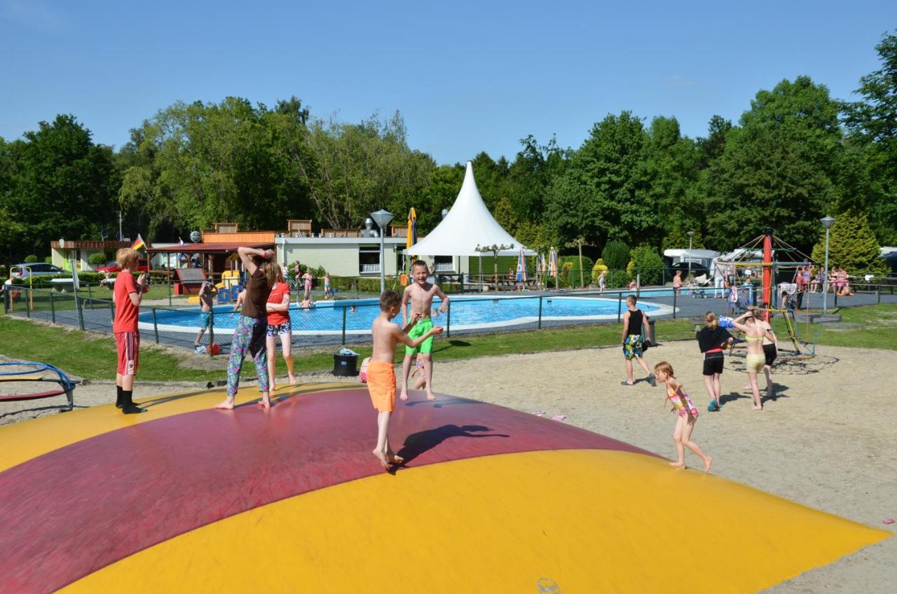 Vakantiepark T Urkerbos - Blokhutje Luaran gambar